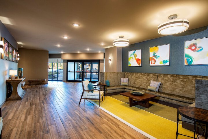 Hotel Interior 10 of 34
