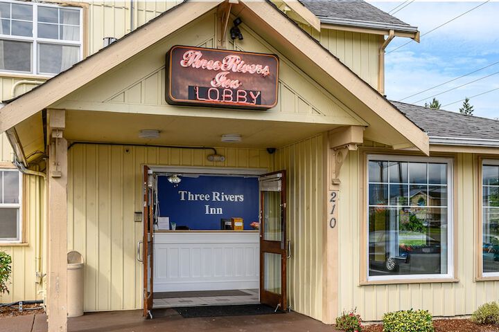 Three Rivers Inn