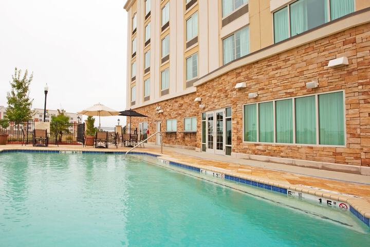 Pool 10 of 60