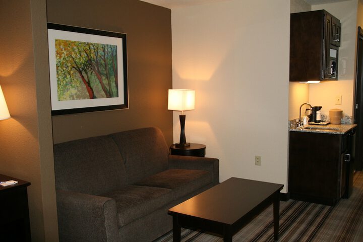 Holiday Inn Express & Suites Nevada by IHG