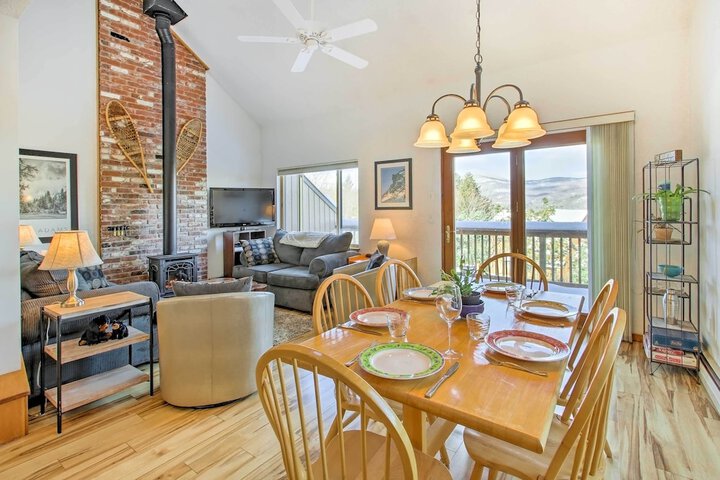 3 Mi to Attitash Resort: Condo w / Mtn Views!
