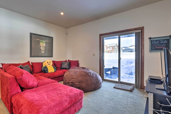 Luxe Rocky Mtn Retreat w / Hot Tub - by Winter Park
