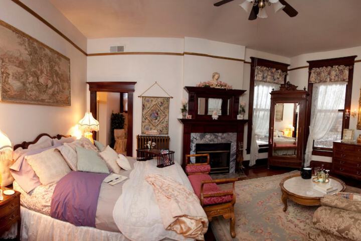 Room 32 of 42