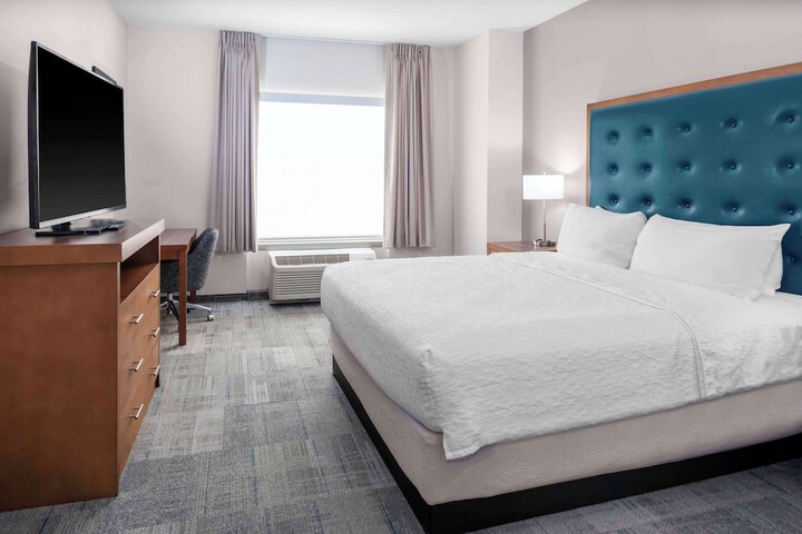 Room 32 of 48