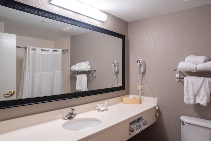 La Quinta Inn & Suites by Wyndham Bannockburn-Deerfield