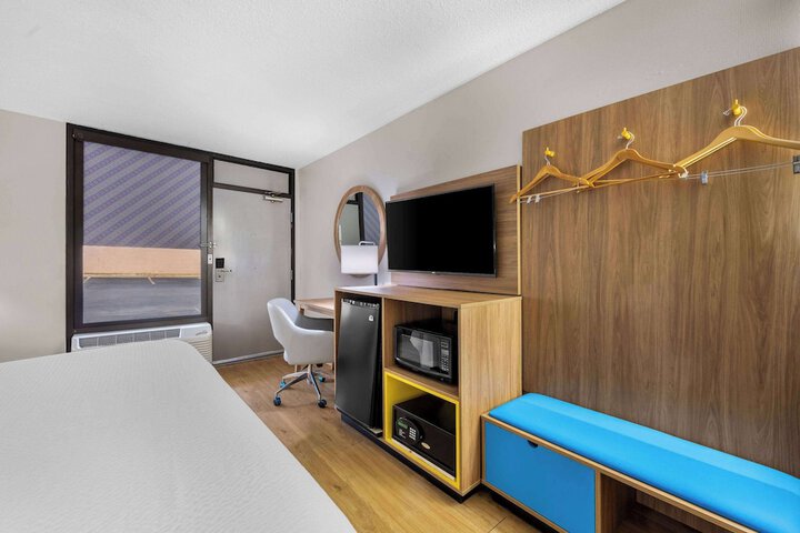 Room 19 of 40