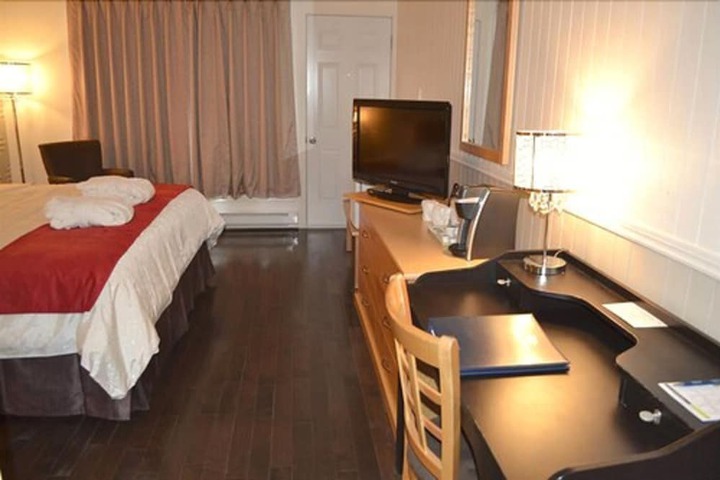 Room 18 of 120