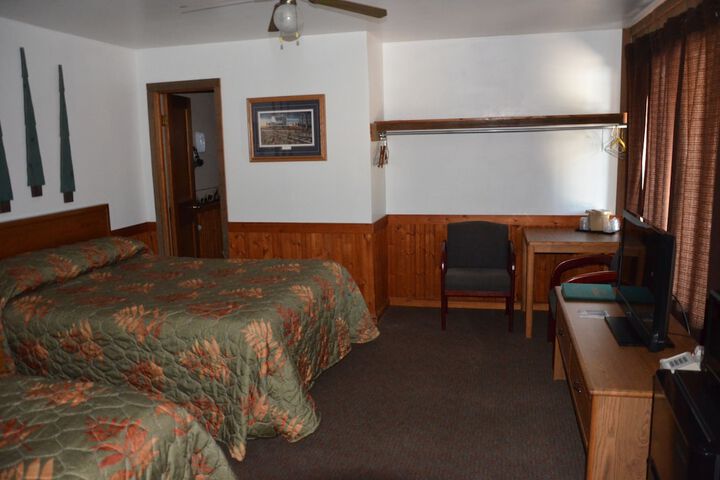 Room 6 of 11