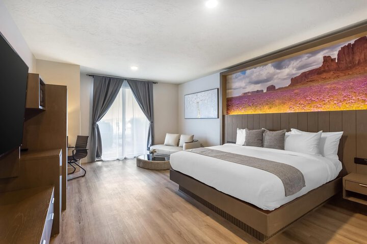 The Valor an Ascend Collection Hotel