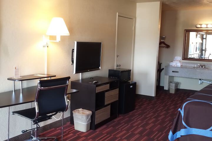 Room 18 of 30