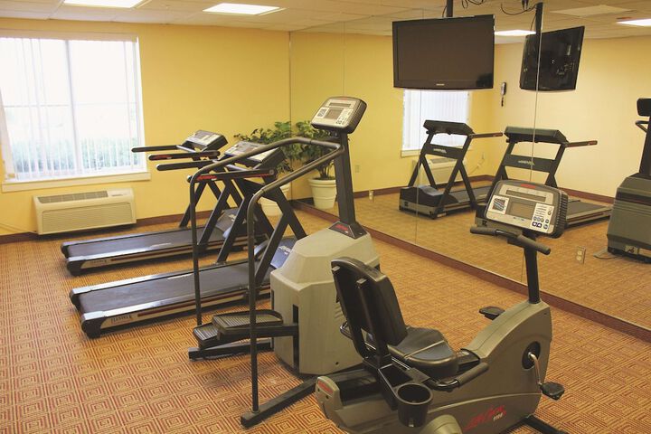 La Quinta Inn & Suites by Wyndham Sawgrass