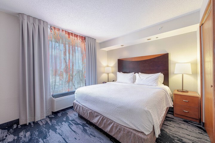 Room 11 of 20