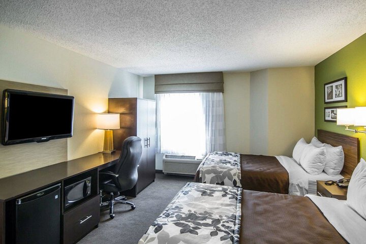 Room 12 of 33