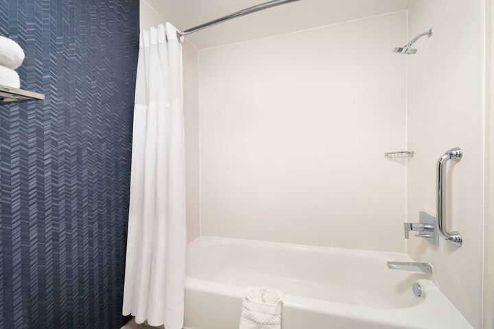 Room 16 of 29
