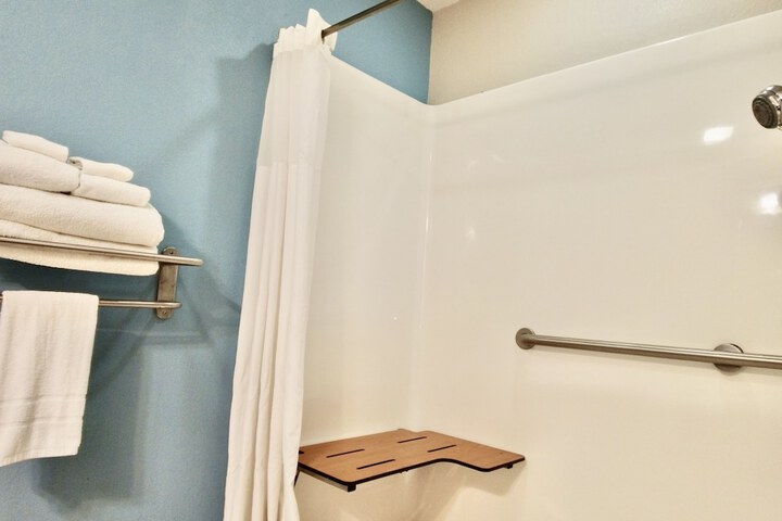 Days Inn & Suites by Wyndham Thibodaux