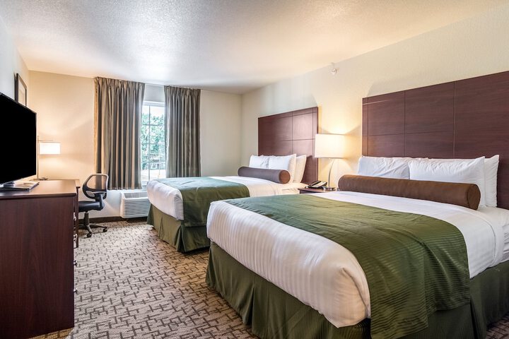 Cobblestone Hotel & Suites - Greenville