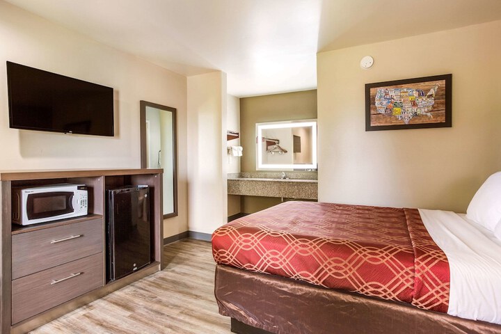 Room 28 of 36