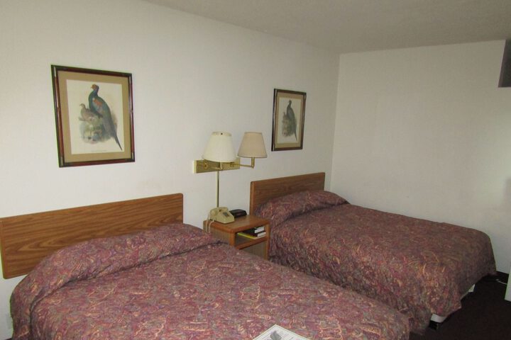 Room 8 of 27