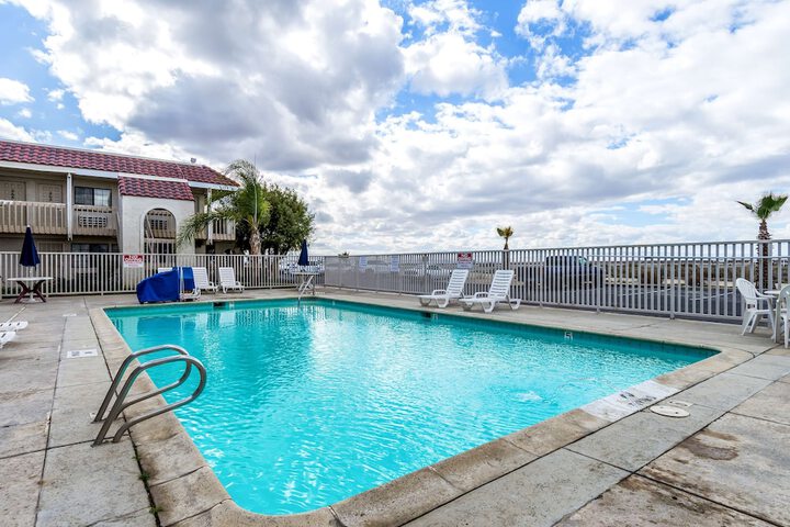 Pool 8 of 35