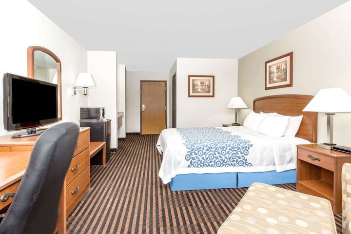 Room 4 of 13
