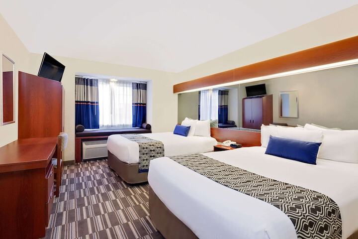 Room 5 of 16