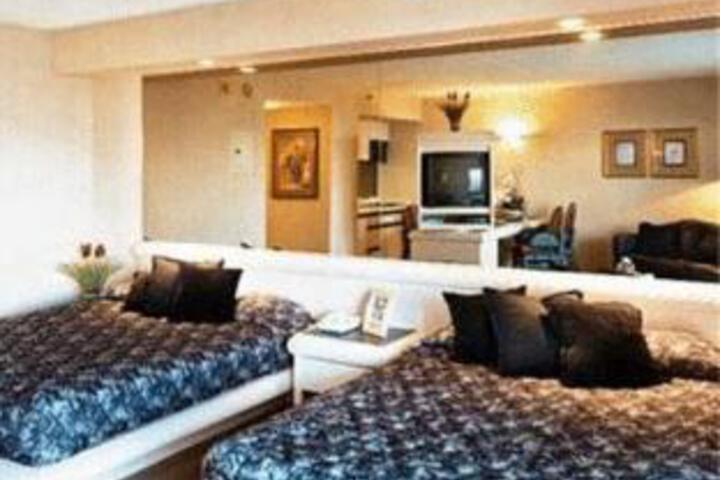 Suite 5 of 7