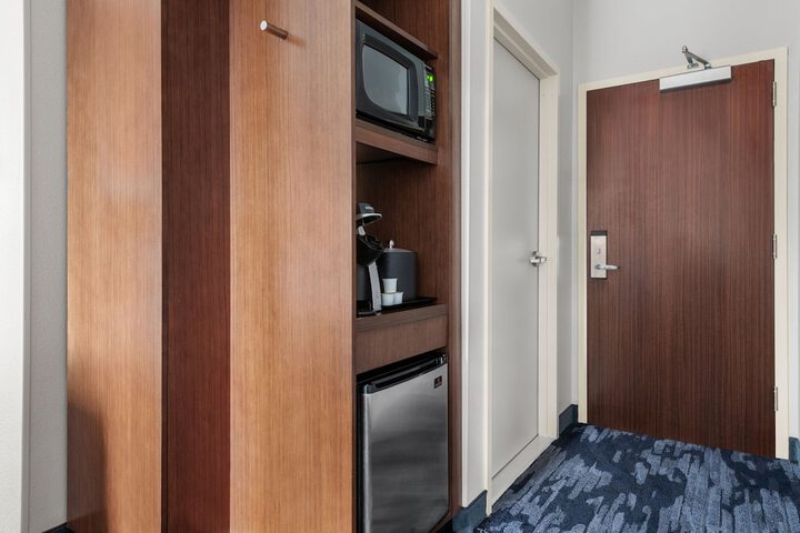 Room 16 of 48