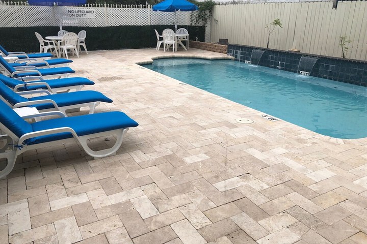 Pool 5 of 37