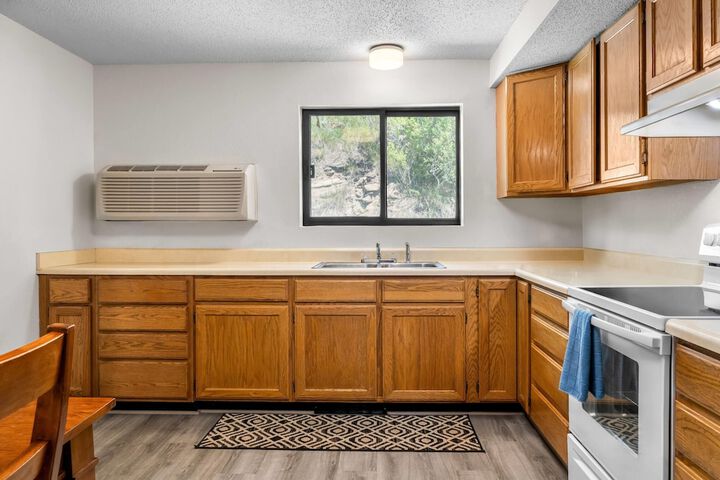 Super 8 by Wyndham Custer / Crazy Horse Area