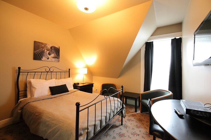 Room 22 of 40