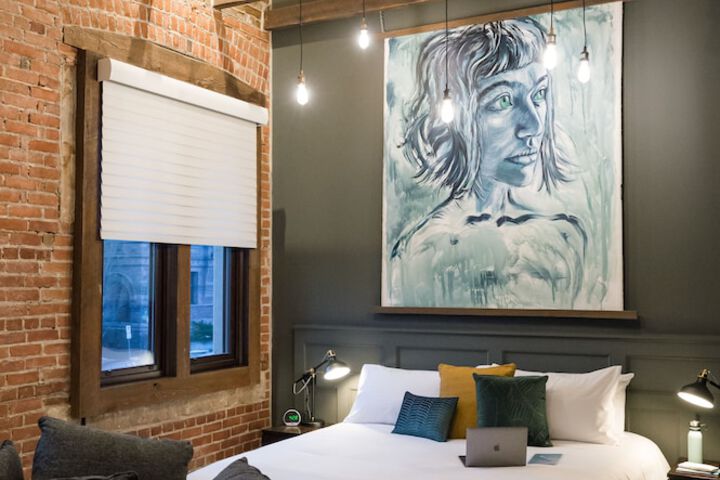 48 King West Boutique Hotel