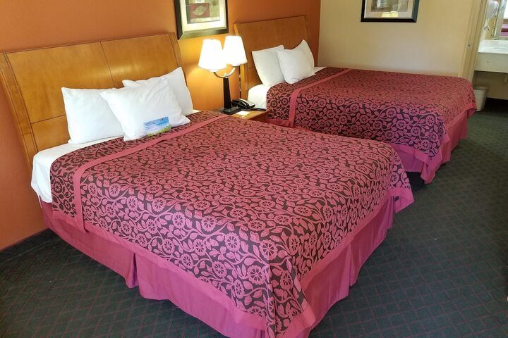 Room 11 of 18