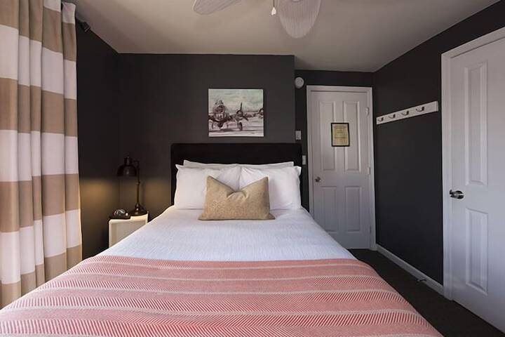 Room 47 of 77