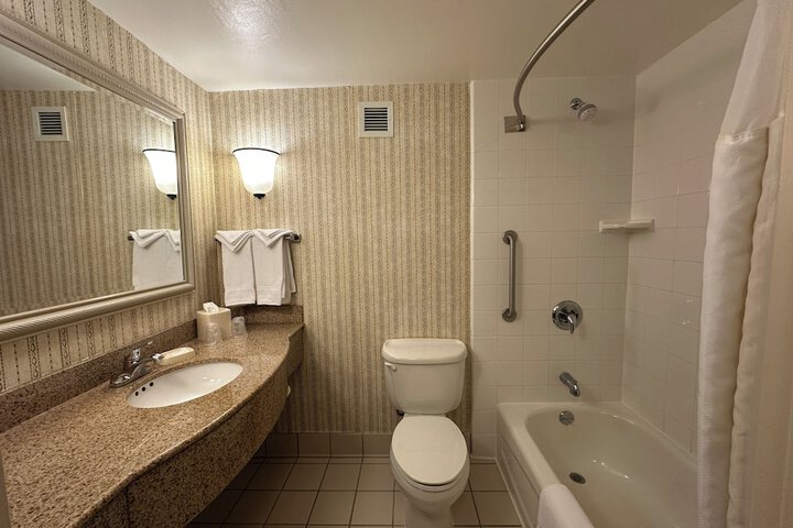 Arnot Grand Hotel & Suites