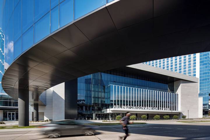 Loews Arlington