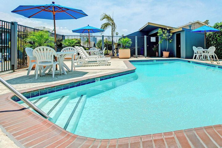 Pool 7 of 37