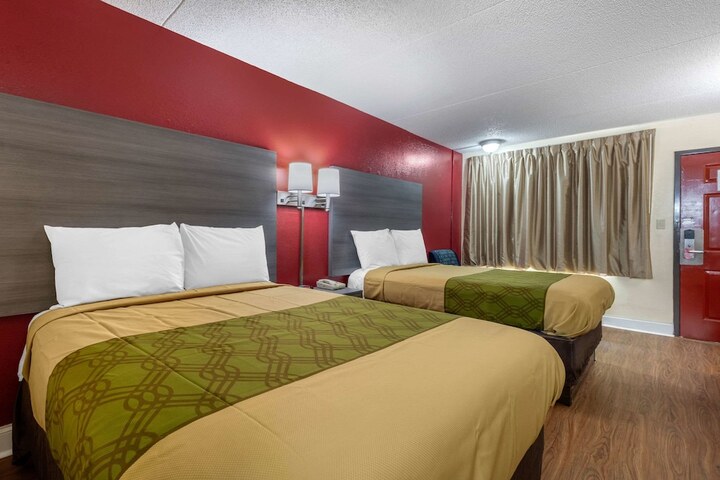 Room 8 of 30