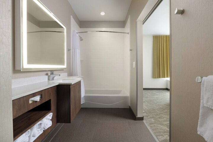 Room 18 of 23
