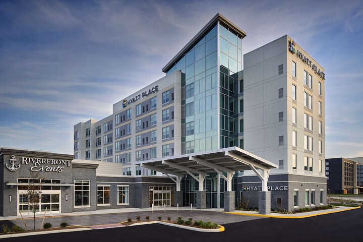 Hotel 4 of 75