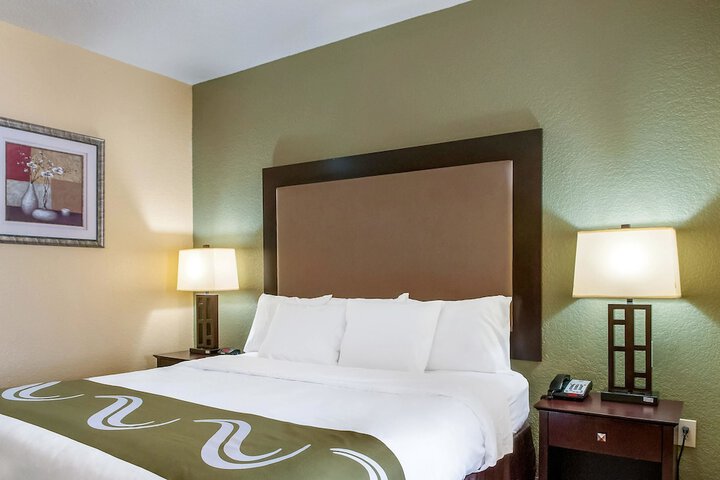Room 18 of 32