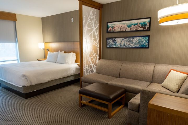 Room 12 of 32
