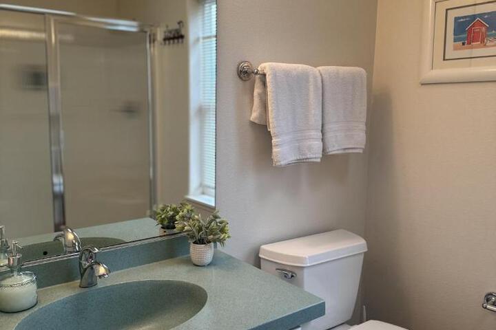 Gearhart Lakefront Vacation Rental