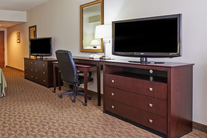 Holiday Inn Springdale / Fayetteville Area by IHG