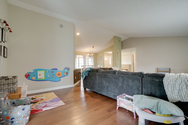 Family Minnesota Vacation Rental w / Balcony