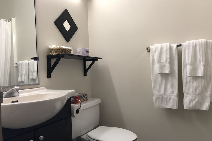 Room 10 of 18