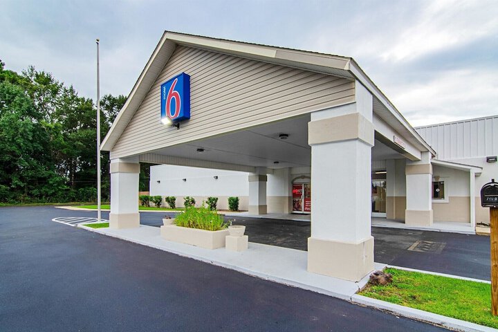Motel 6 Bay Minette AL