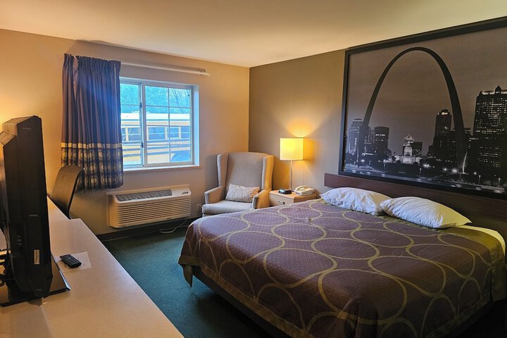 Room 27 of 49