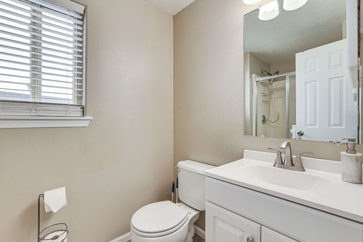 5 Mi to Ski Resort: Mtn-view Townhome in Dillon