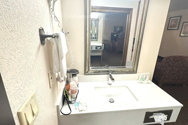 Room 72 of 163