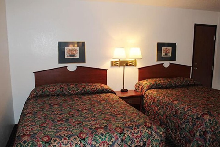 Room 18 of 29